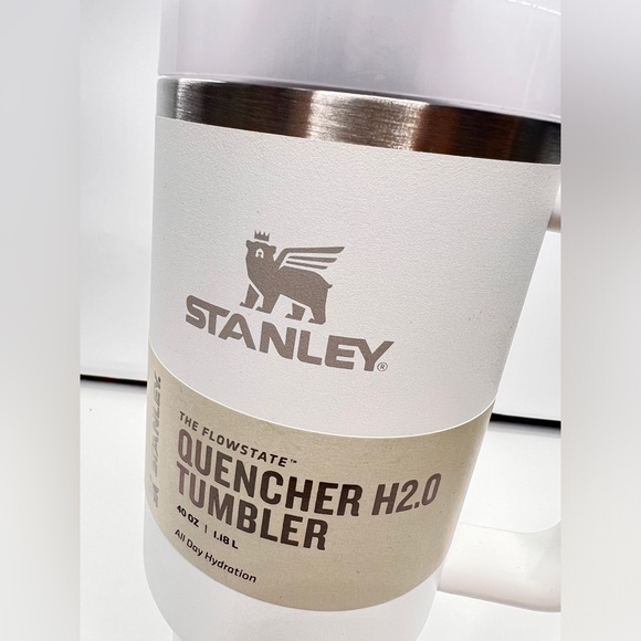 NWT Stanley The Quencher H2.0 Flowstate 40 Oz Tumbler - Picture 9 of 10